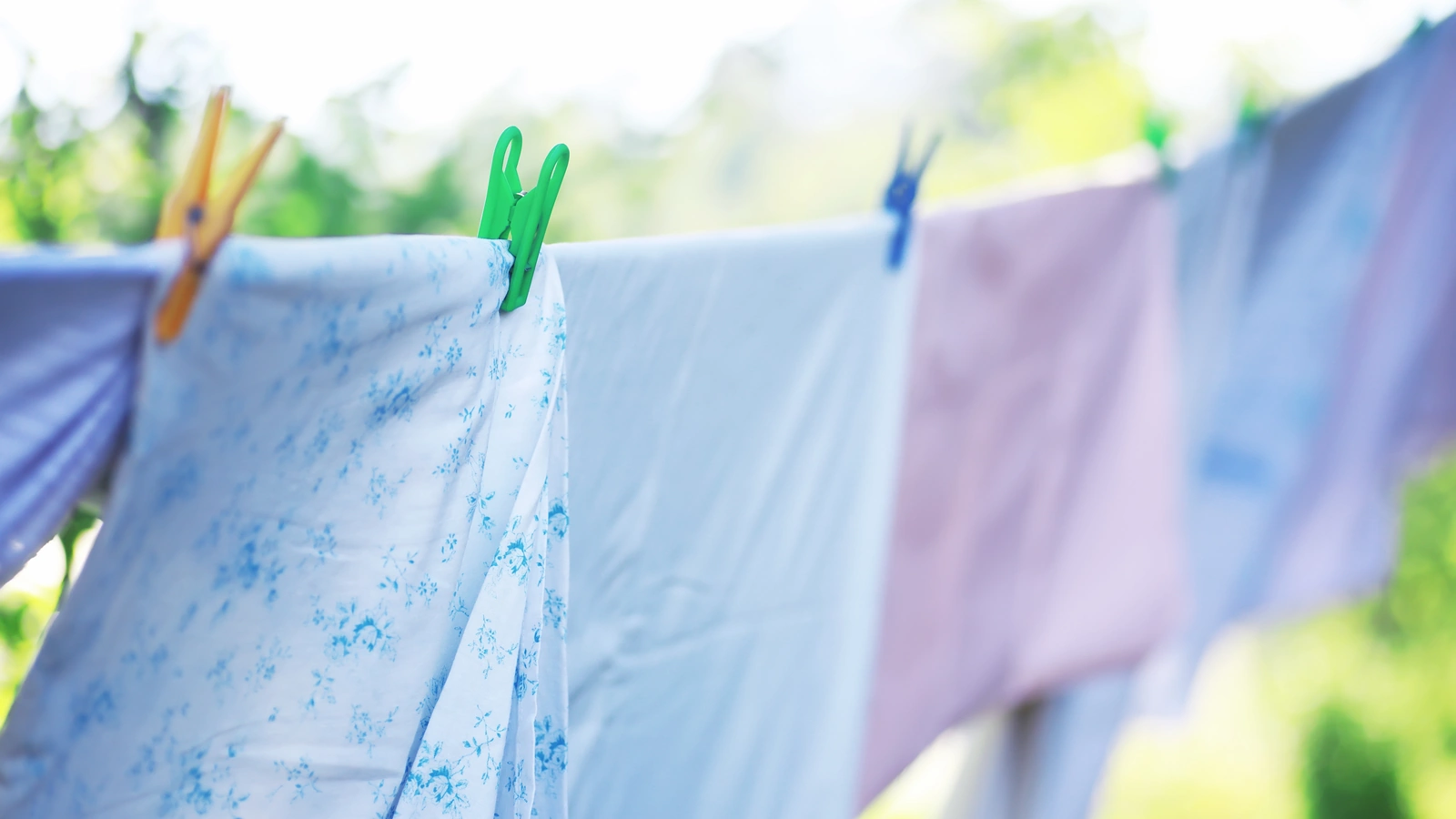 damp Hovedløse abstraktion Kan man vaske farvet tøj med hvidt vaskemiddel? - Kan Man Vaske